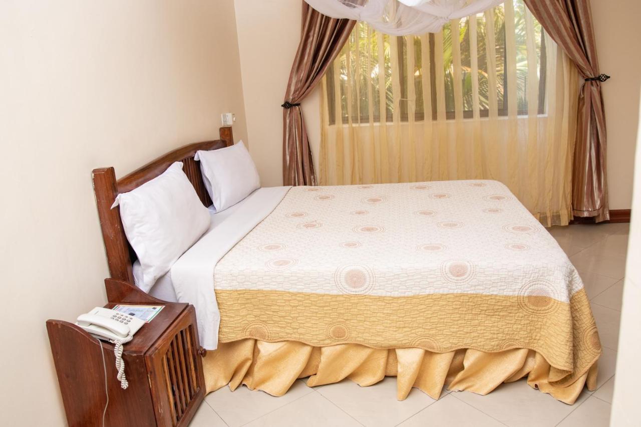 Briston Hotel Аруша Экстерьер фото