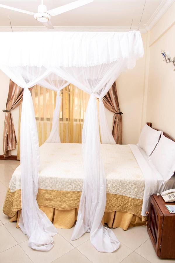 Briston Hotel Аруша Экстерьер фото